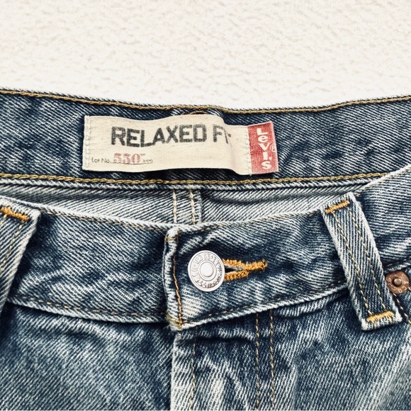 Vintage Levi’s 550 Light Wash Faded Relaxed Tapered Loose “Mom” Jeans Size 34/30 - Picture 11 of 15
